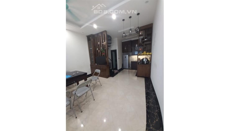 Bán nhà Doãn Kế Thiện, sát phố, Ô TÔ, 40m2, giá chỉ hơn 4 tỷ, 0866585090